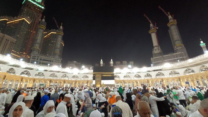 Berangkat Haji, Ikut KBIH atau Tidak?