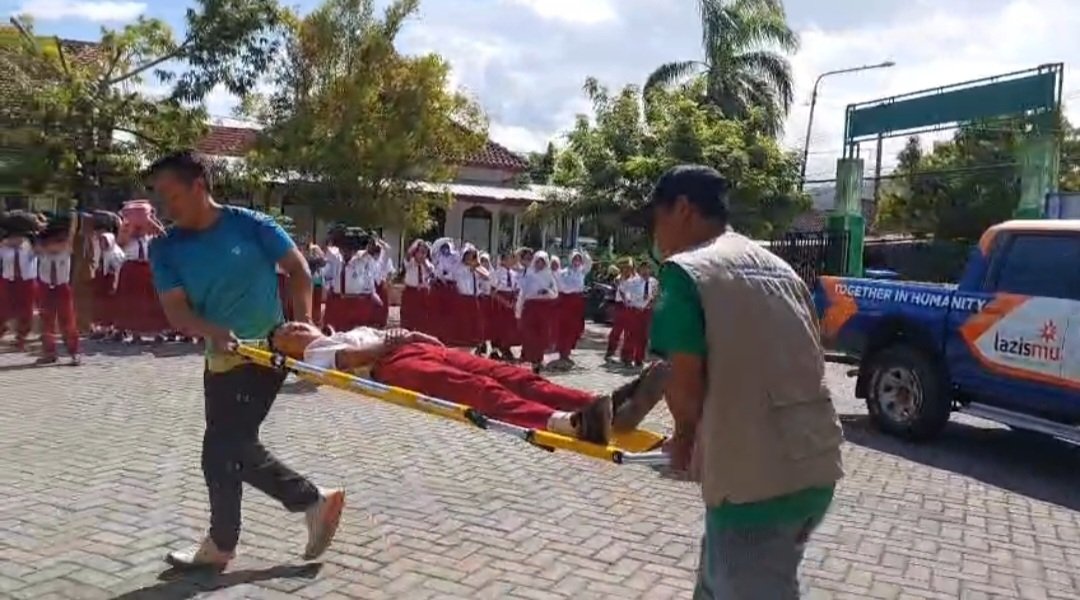 Simulasi Evakuasi Mandiri, SD Negeri Menadi